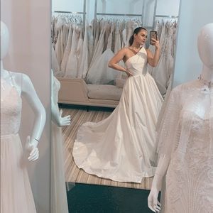 Legends by Romona Keveza wedding gown